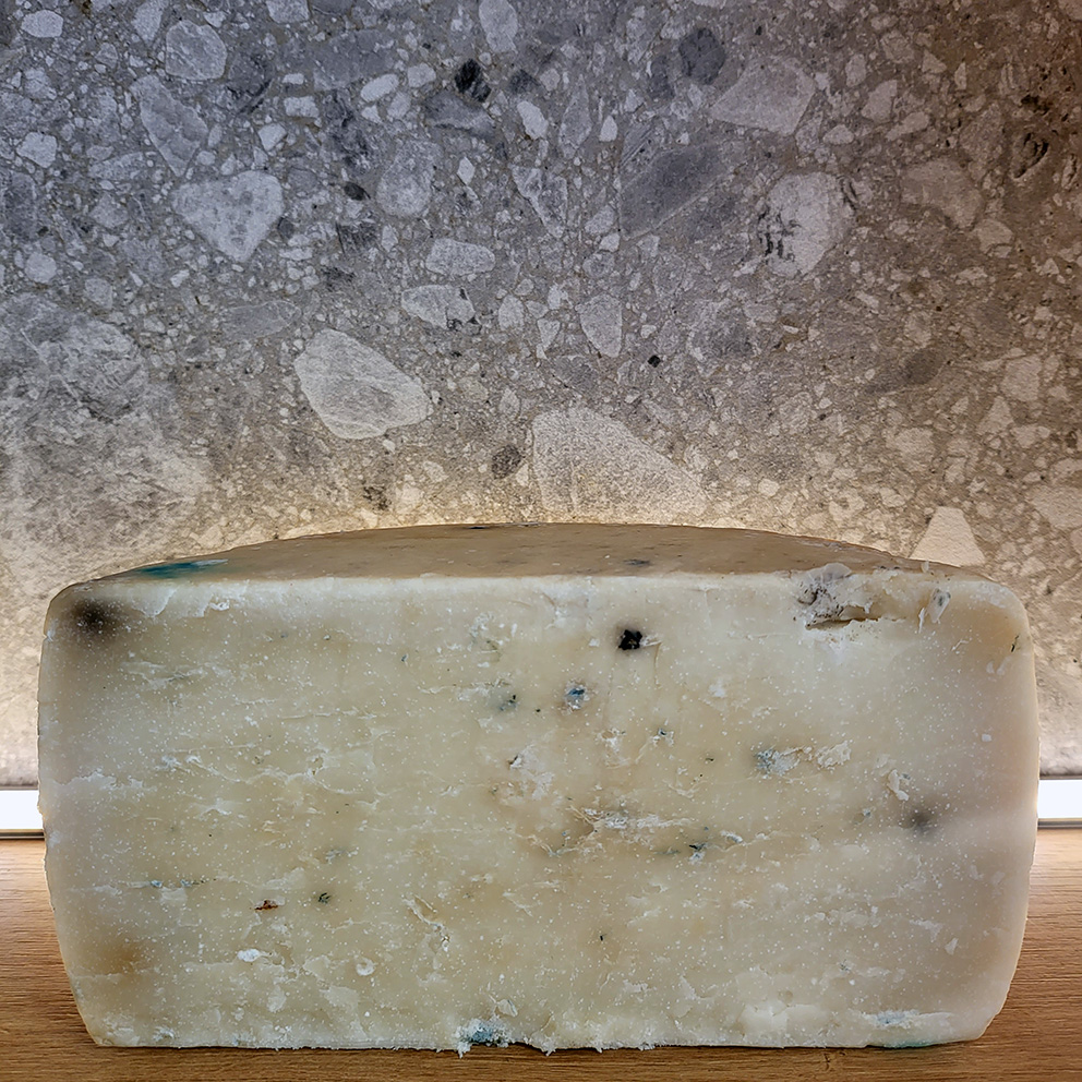 Pecorino Sardo Poivre